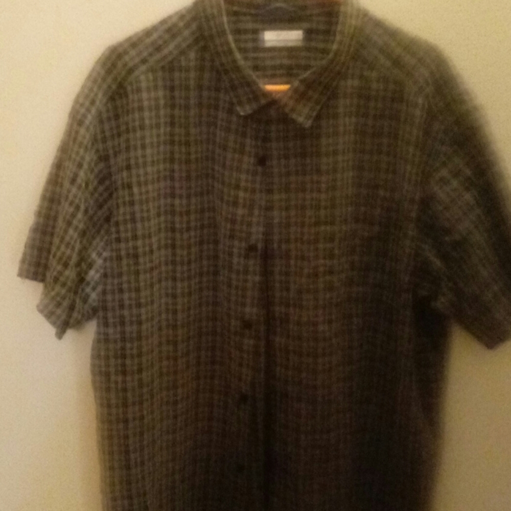 Columbia short sleeve casual shirt